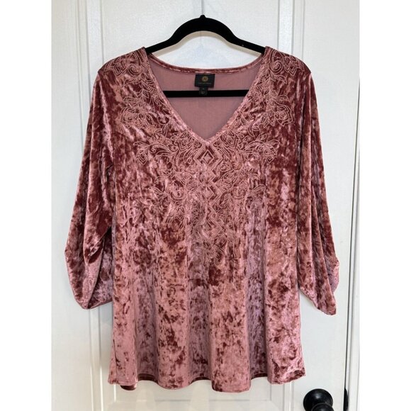 JM Collection Tops - JM Collection Pink Crushed Velvet V-Neck 3/4 Length Sleeves Embroidery Top EUC